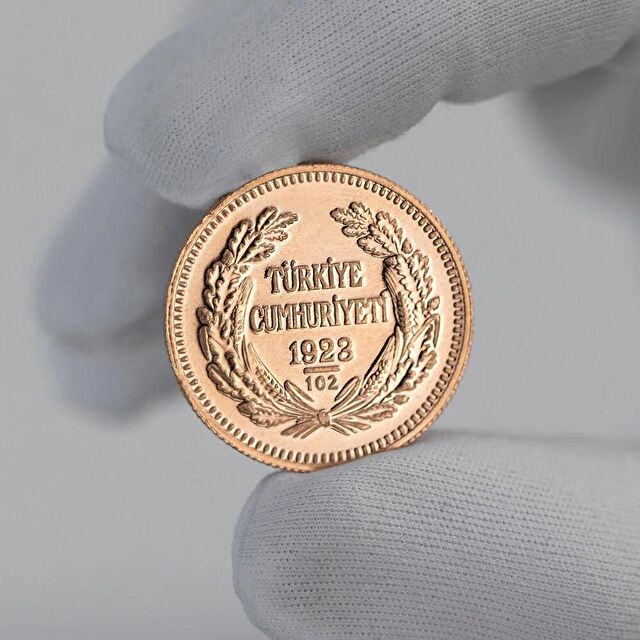 Ata 2‚5´luk 102. Yıl Yeni Tarihli - 2